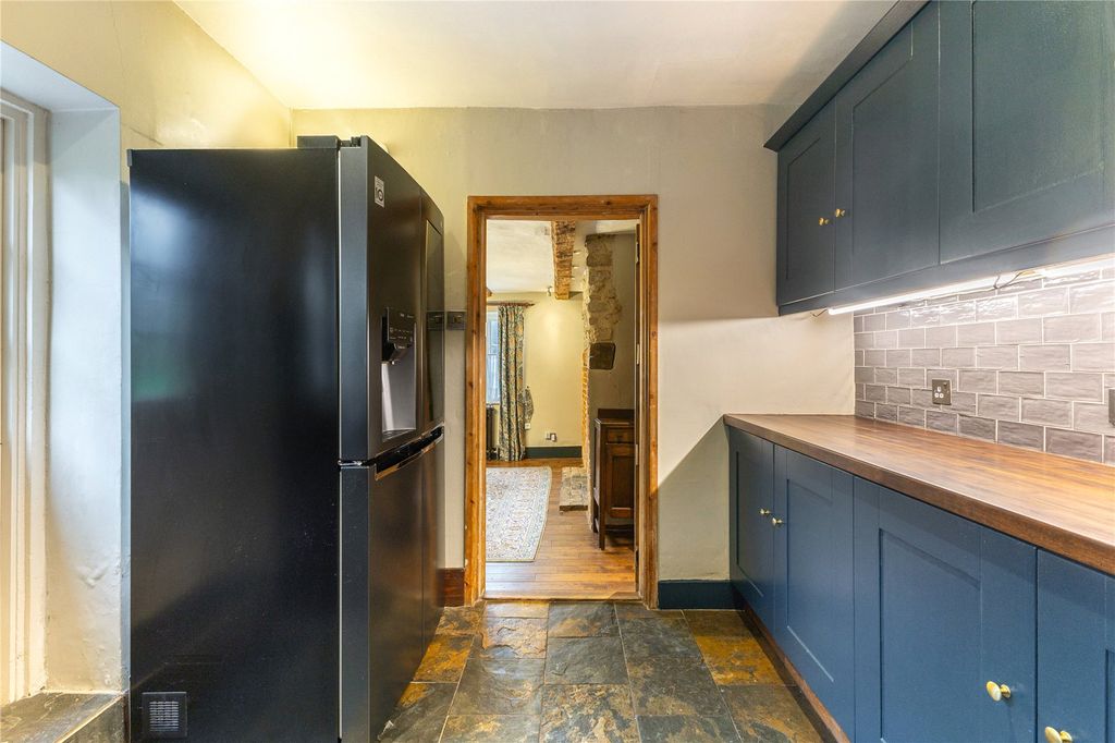 Additional image 8 of 5 bed detached house to rentChurch Road, Horspath, Oxford OX33