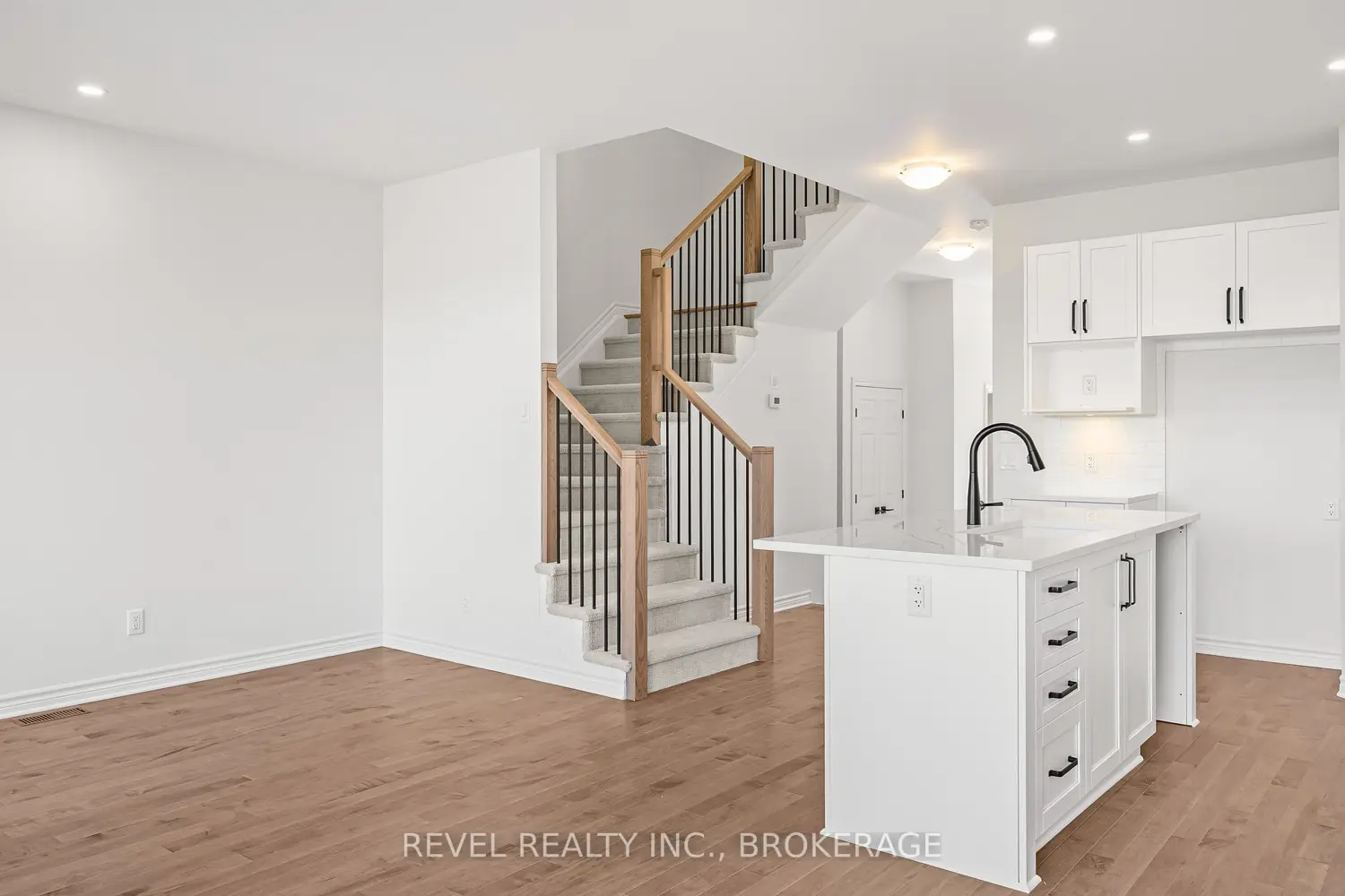 Additional image 4 of 1413 Demers Avenue