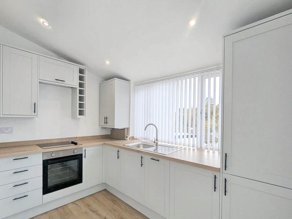 Additional image 4 of 3 bed bungalow to rentManor Way, Neath SA11