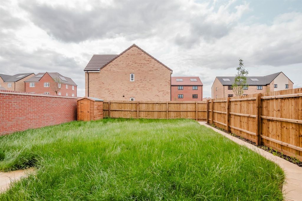 Additional image 3 of 3 bed semi-detached house to rentHampton Green, Peterborough PE7