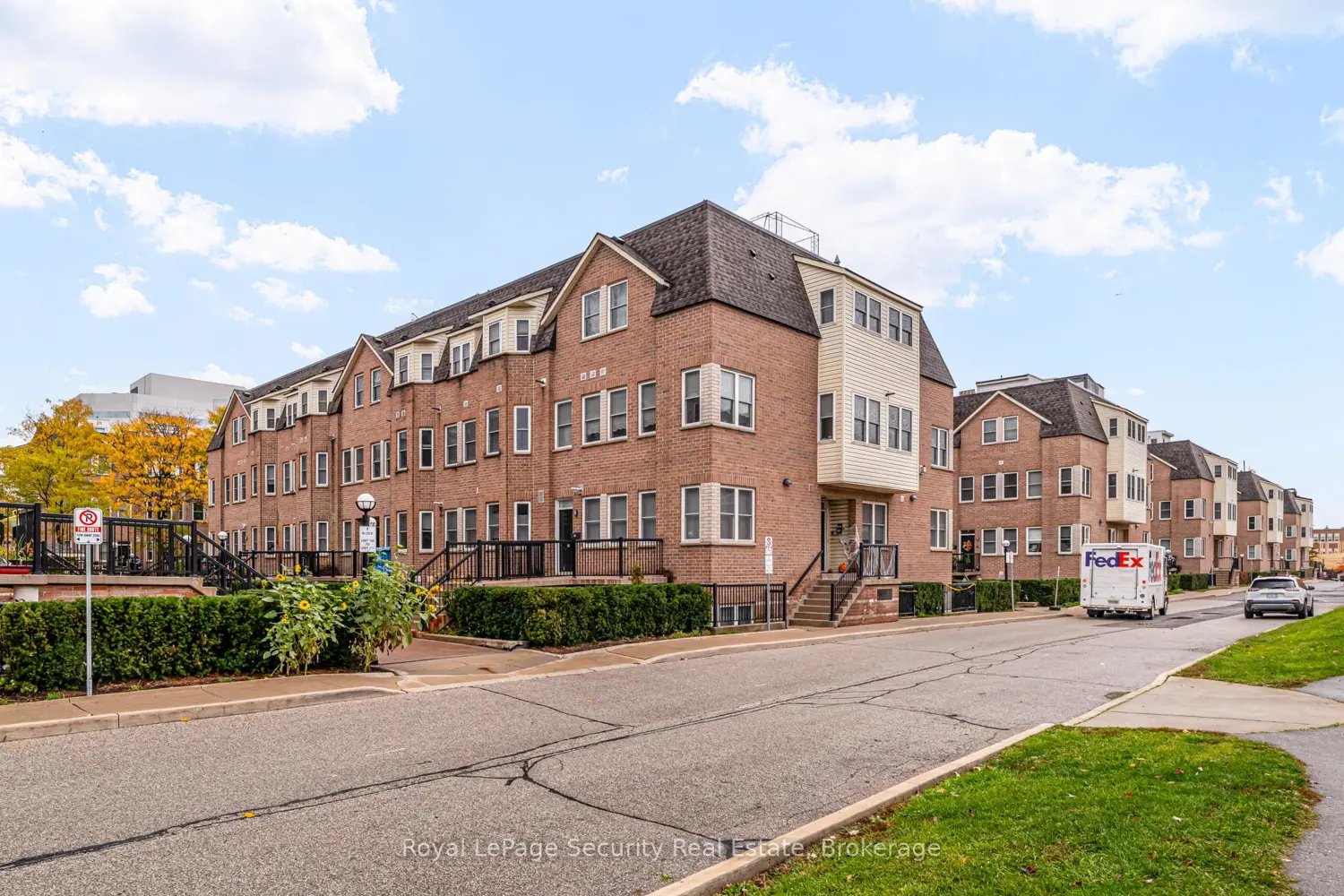 760 Lawrence Avenue 137