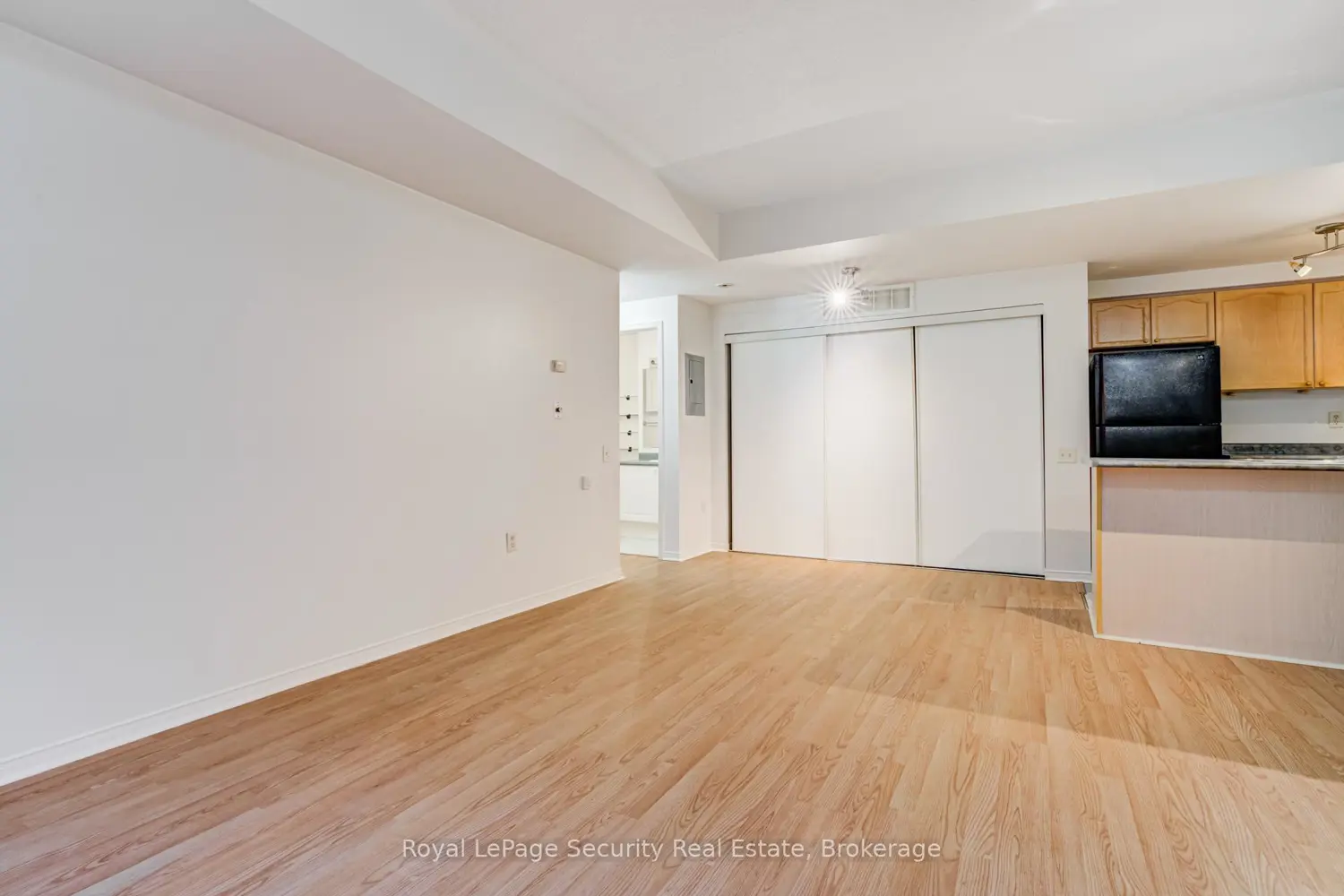 Additional image 16 of 760 Lawrence Avenue 137