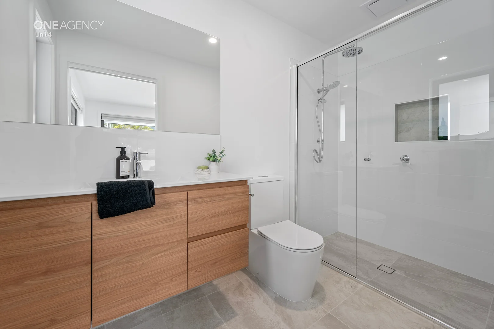 Additional image 13 of 4 & 5/143 South Road, Penguin TAS 7316