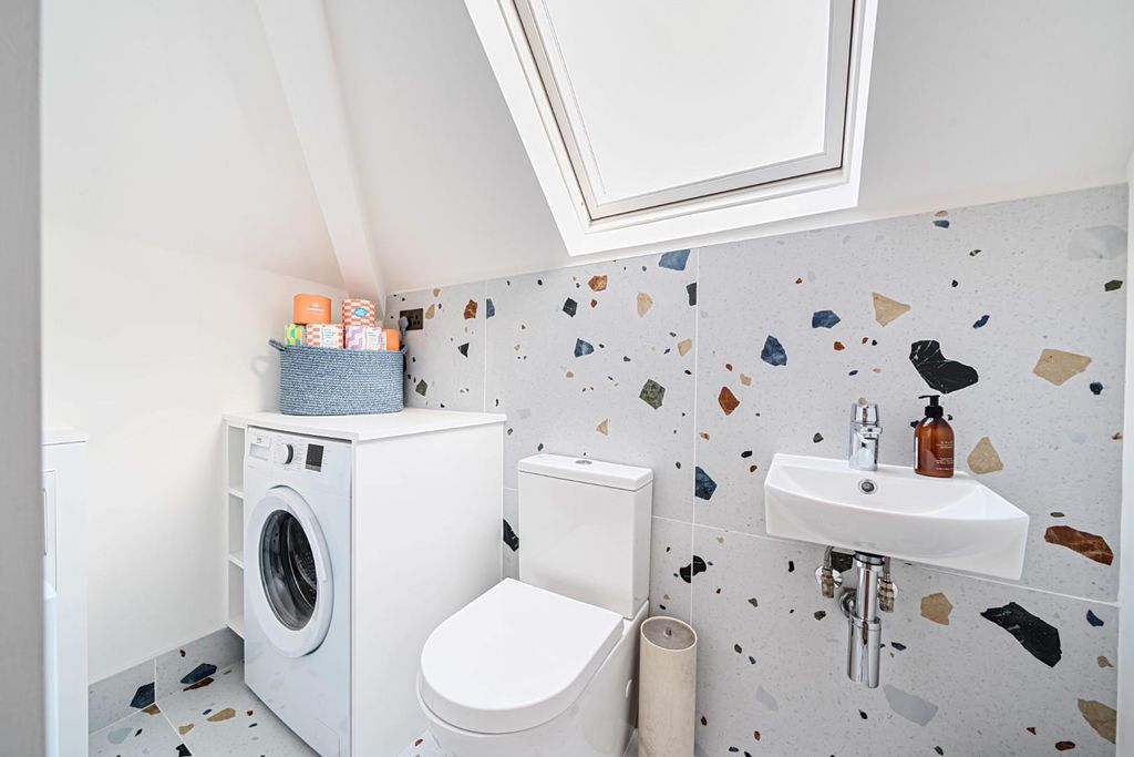 Additional image 16 of 3 bed flat to rentTewit Well Road, Harrogate HG2