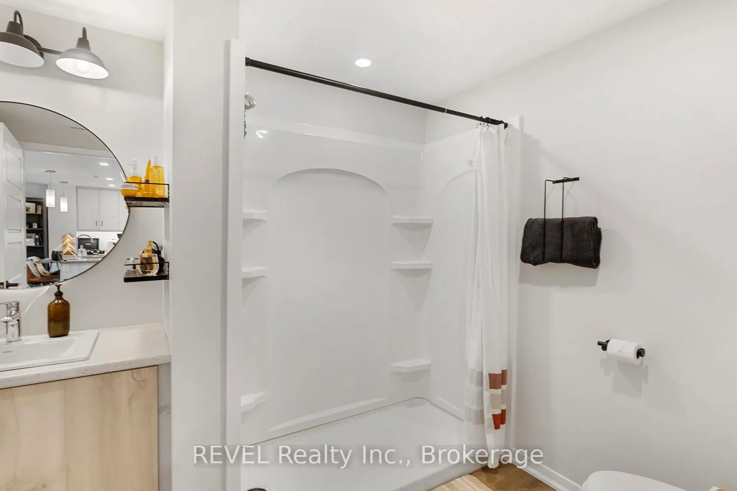 Additional image 9 of 3998 Victoria Avenue 106