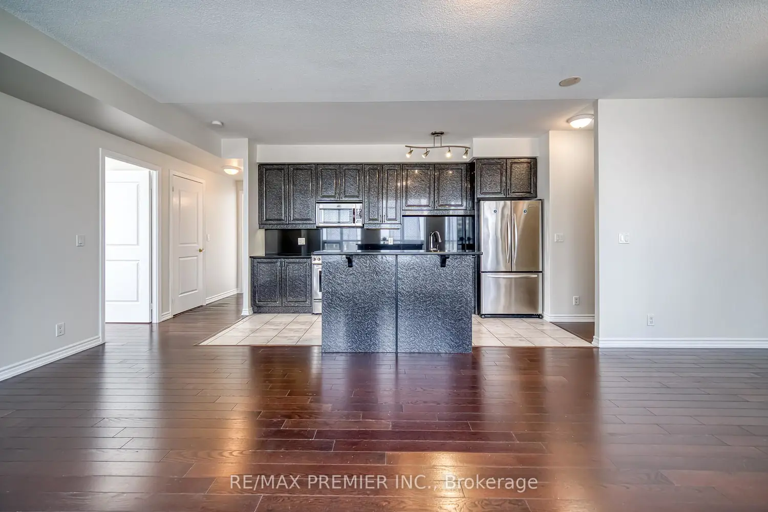 Additional image 9 of 9225 Jane Street 614