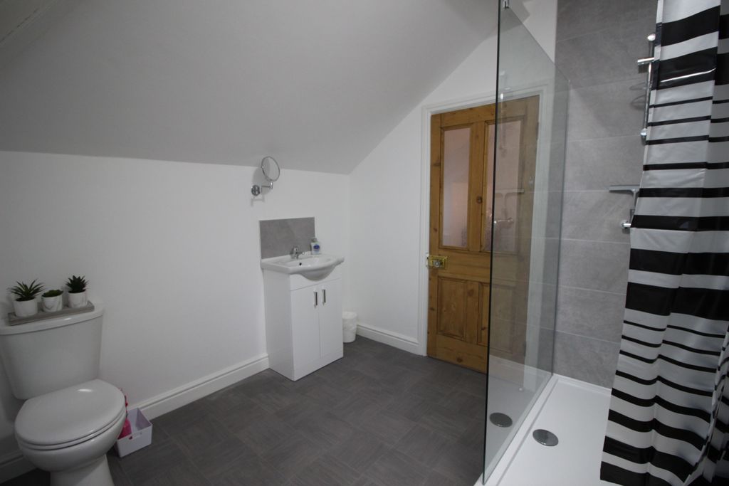 Additional image 6 of Room to rentWelholme Road, Grimsby DN32