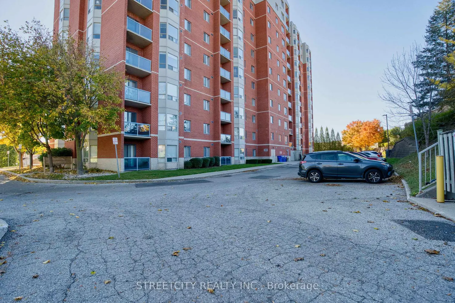 Additional image 20 of 30 Chapman Court 710