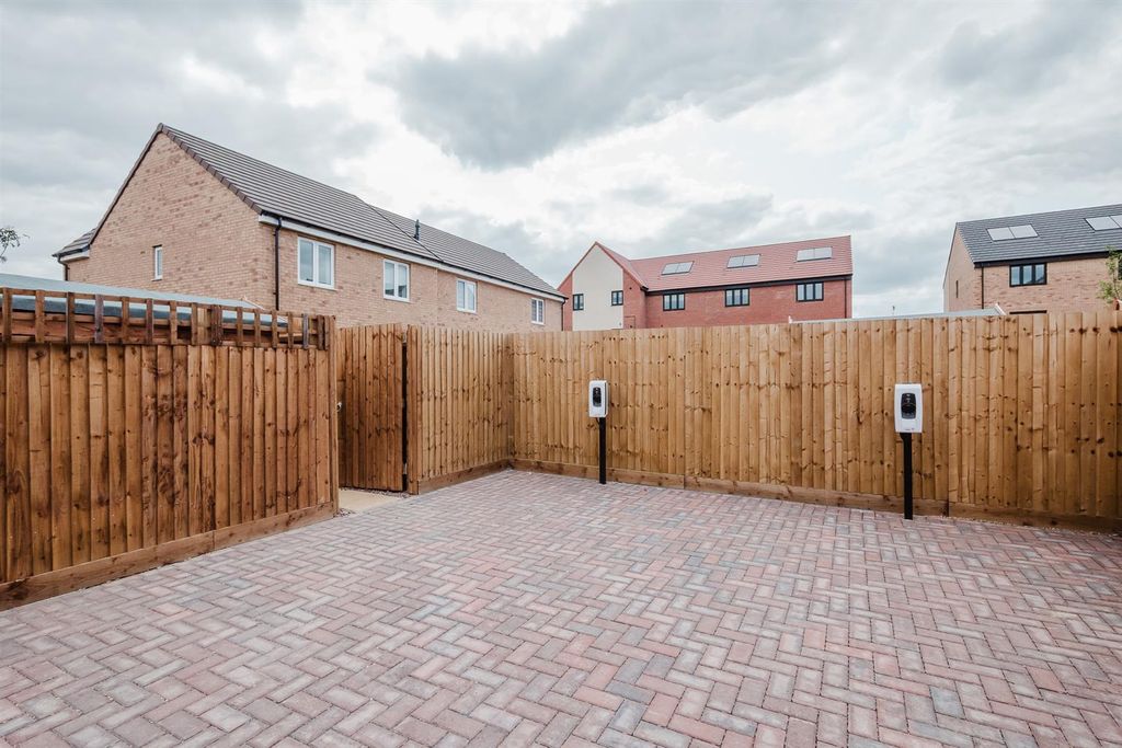 Additional image 4 of 3 bed semi-detached house to rentHampton Green, Peterborough PE7