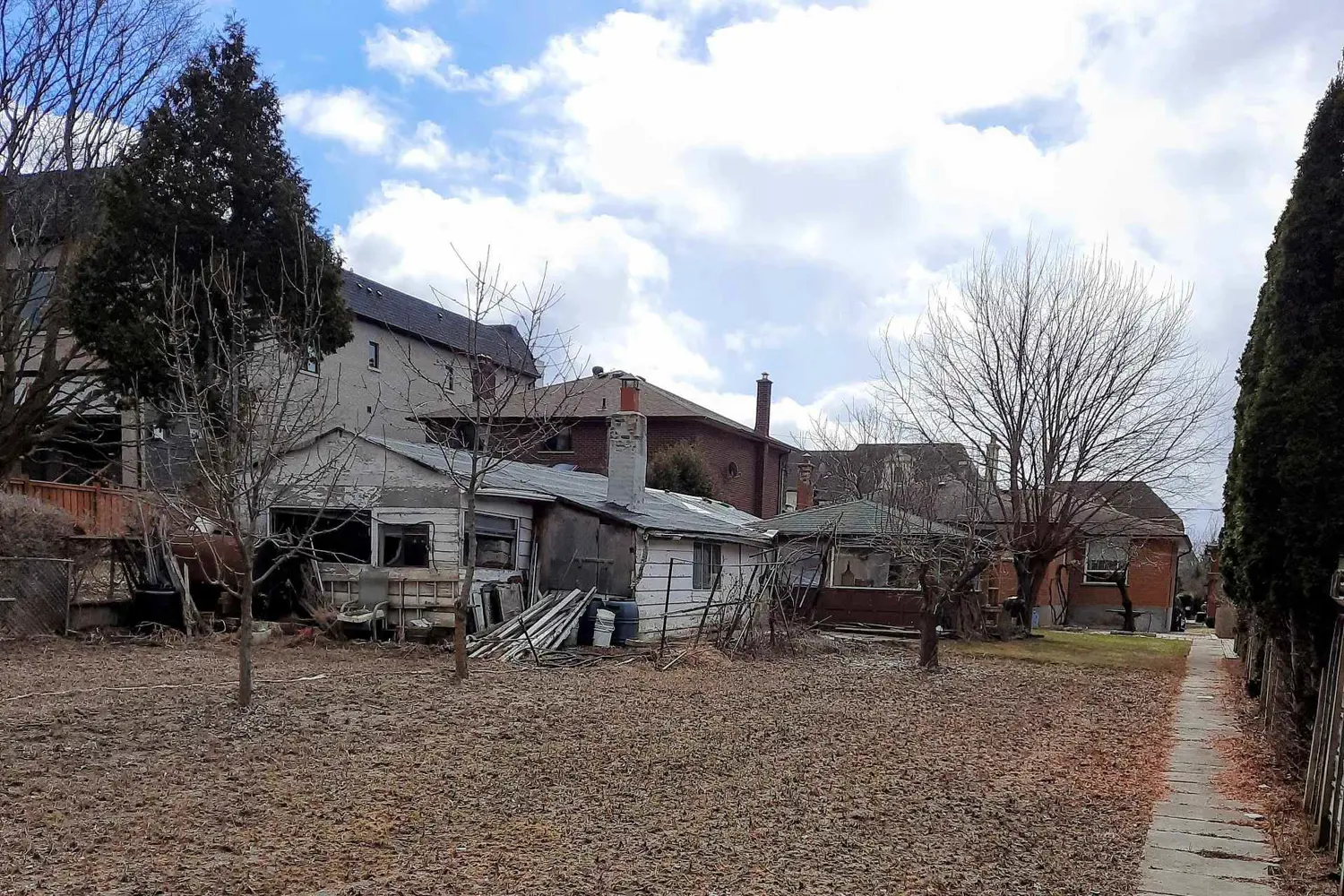 126 Spruce Avenue photo 4