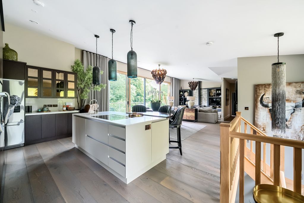 Additional image 12 of 4 bed detached house to rentThe Fisheries, Wiltshire SN11