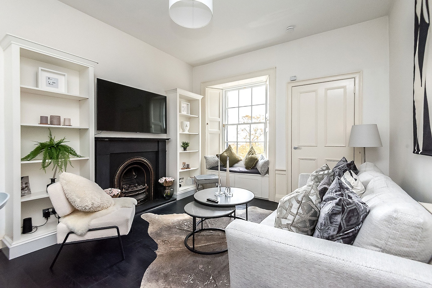 2 Bed Flat, Howe Street, EH3, N1 7GU