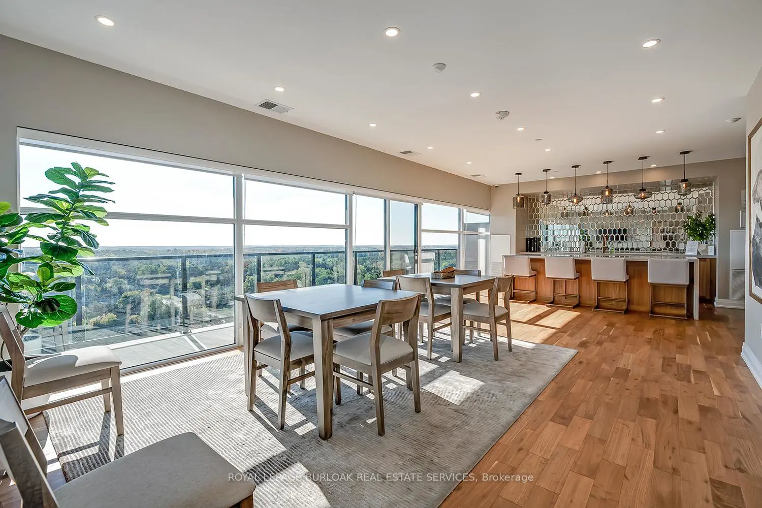 Additional image 15 of 1878 Gordon Street 202