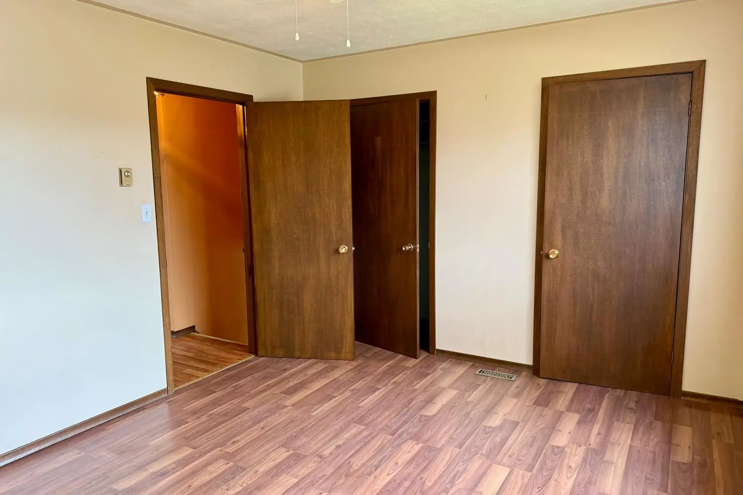 Additional image 12 of 1030 Yonge Street