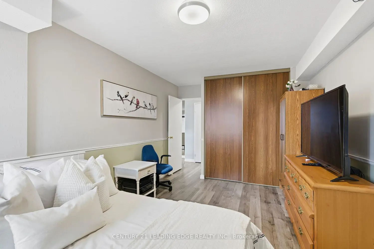 Additional image 14 of 301 Frances Avenue 407