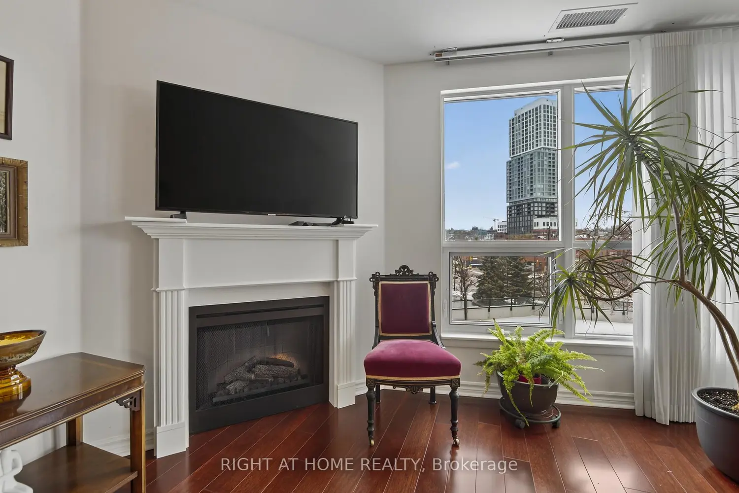 Additional image 7 of 6 Toronto Street 409