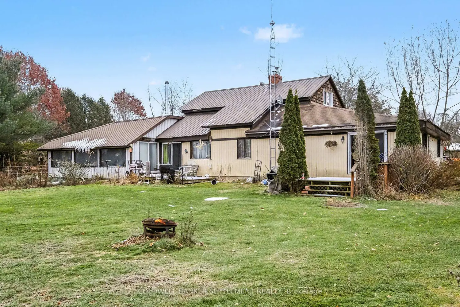 1092 Rideau Ferry Road photo 3