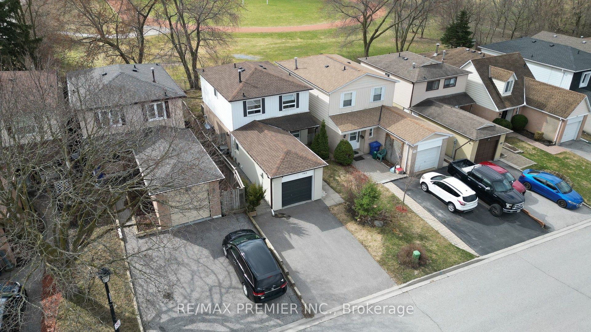 742 Beman Drive, Newmarket, ON, L3Y 4Z2
