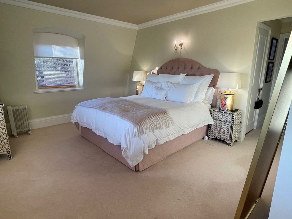 Additional image 11 of 3 bed flat to rentApt 10 Chateau Des Roches, St Brelade JE3