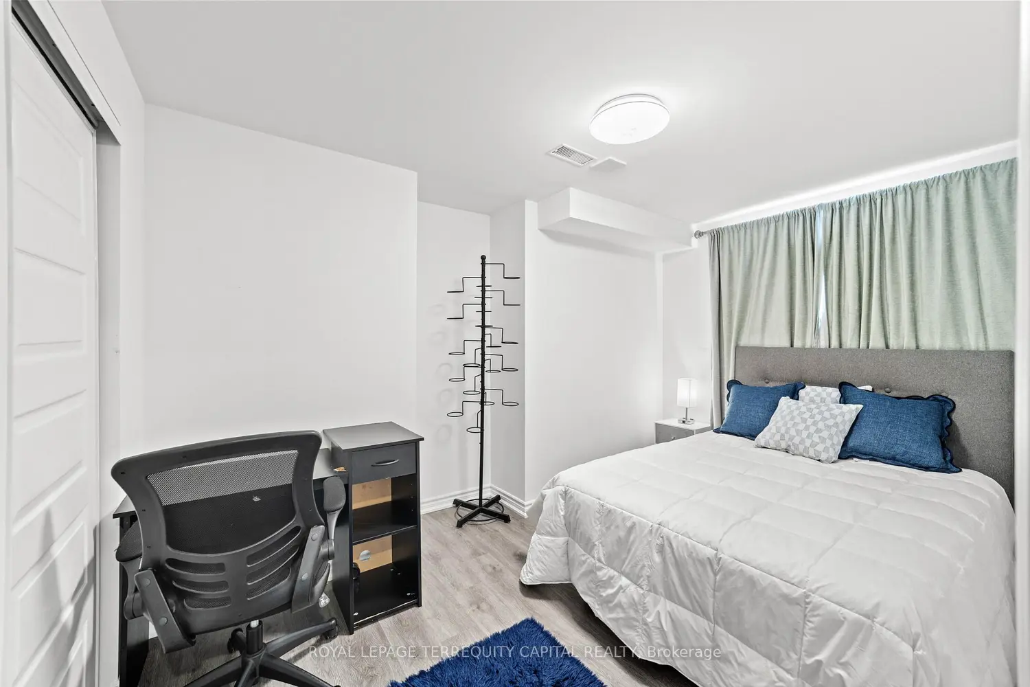 Additional image 19 of 144 Pine Hill Crescent