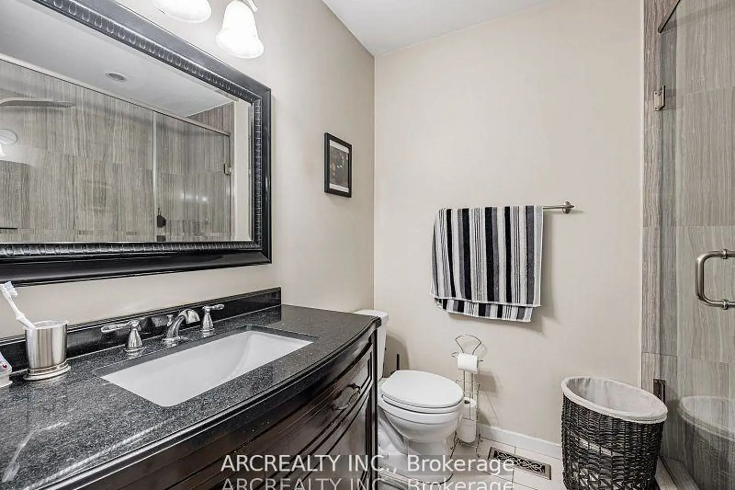 Additional image 9 of 49 White Boulevard