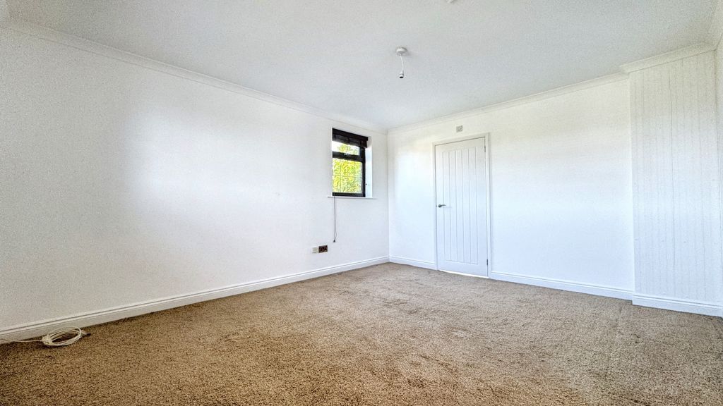 Additional image 10 of 4 bed property to rentRuskin Avenue, Rogerstone, Newport NP10