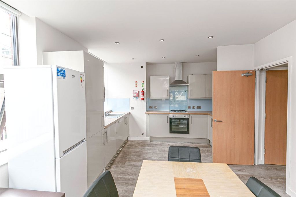 6 bed shared accommodation to rentCrown House, 37-41 Prince Street, City Centre, Bristol BS1 photo 3