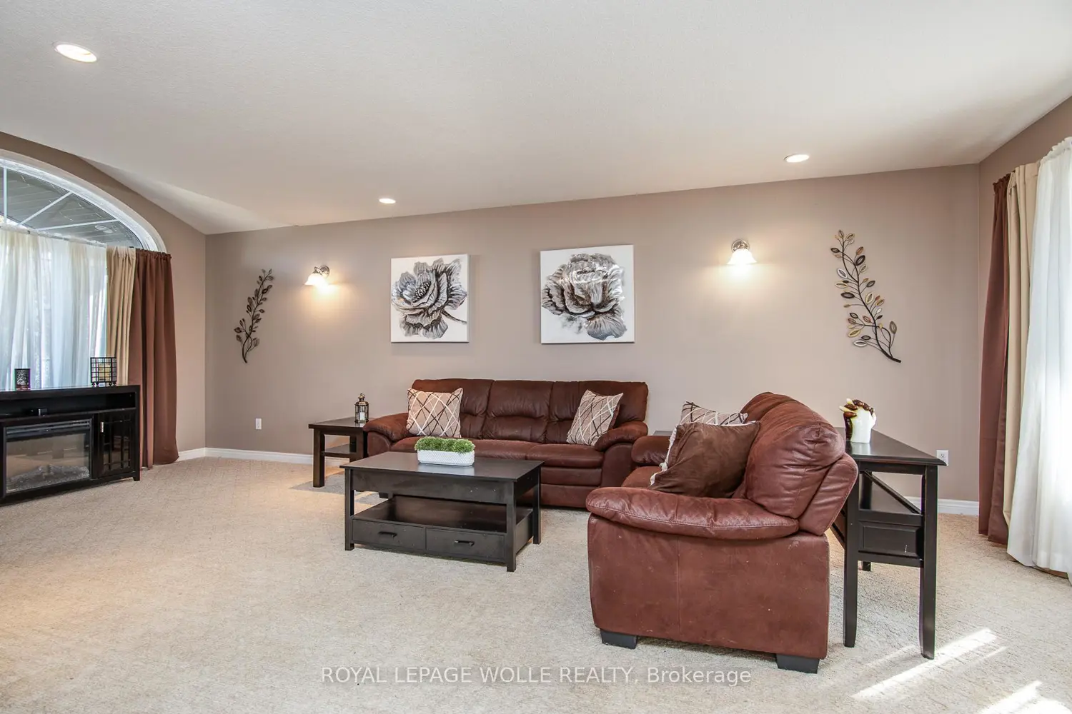 383 Parrott Place photo 2