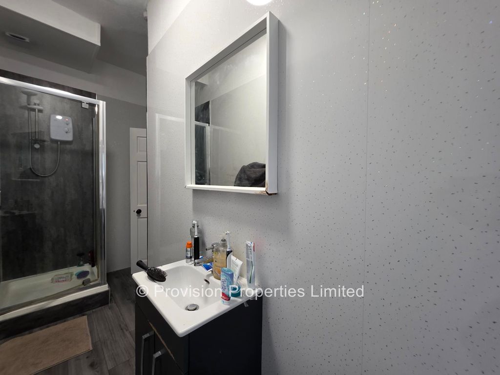 Additional image 8 of 8 bed terraced house to rentAsh Grove, Hyde Park, Leeds LS6