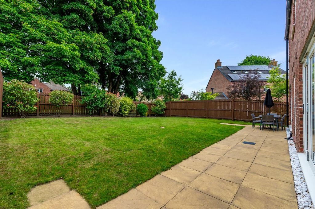 Additional image 29 of 6 bed detached house to rentAspen Drive, Scarcroft, Leeds LS14