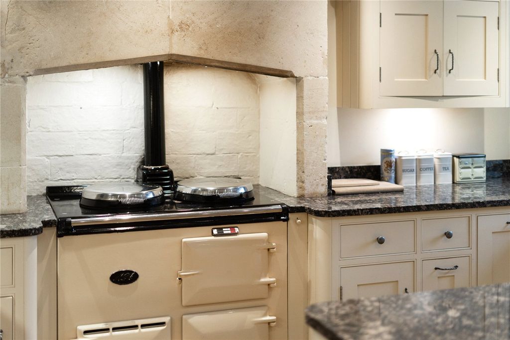 Additional image 13 of 5 bed detached house to rentNettleton, Chippenham, Wiltshire SN14