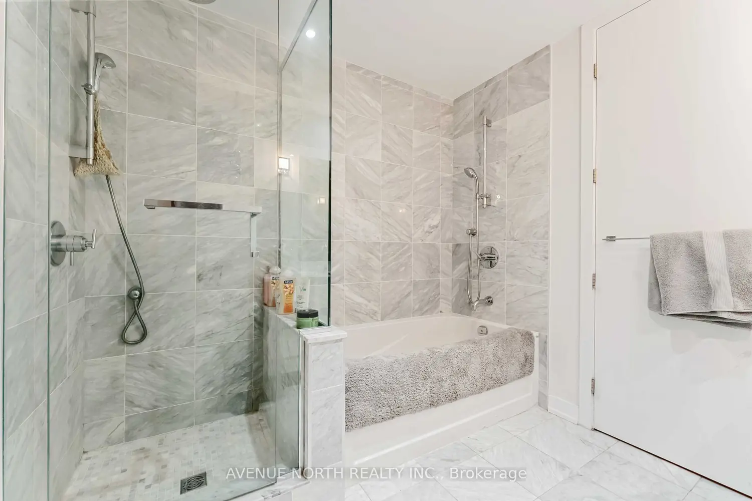 111 Champagne Avenue 601 photo 4