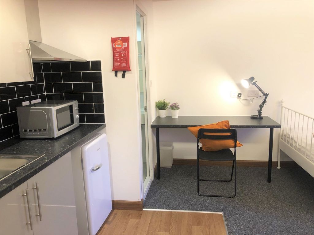 8 bed shared accommodation to rentCharter Avenue, Coventry CV4 photo 5