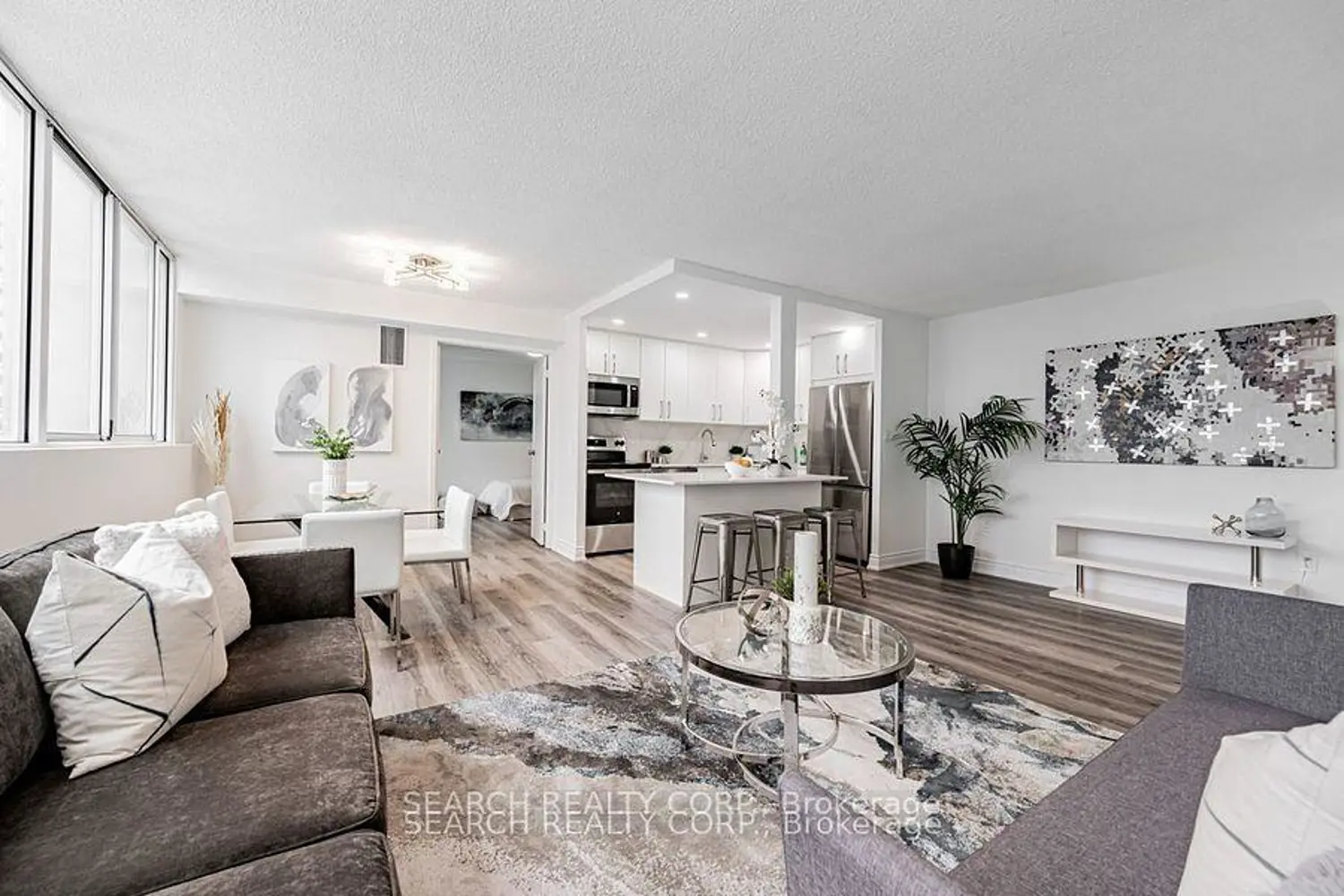 Additional image 4 of 3590 Kaneff Crescent 1108