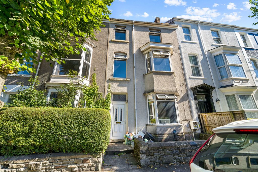 8 bed terraced house to rentSwansea SA1