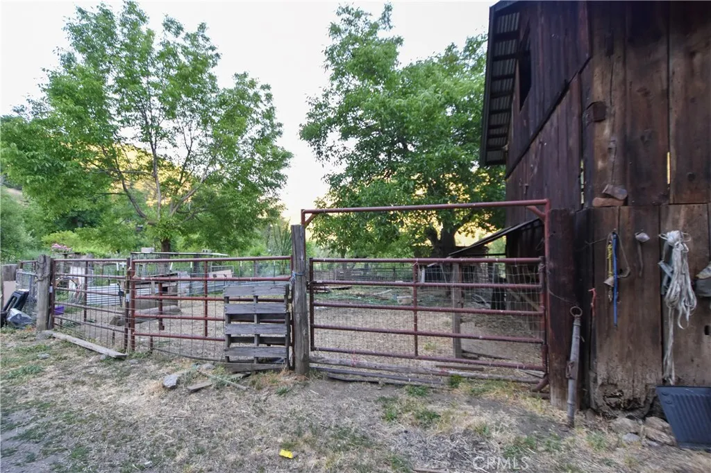 Additional image 121 of 30834 State Hwy 96, Horse Creek, CA 96050