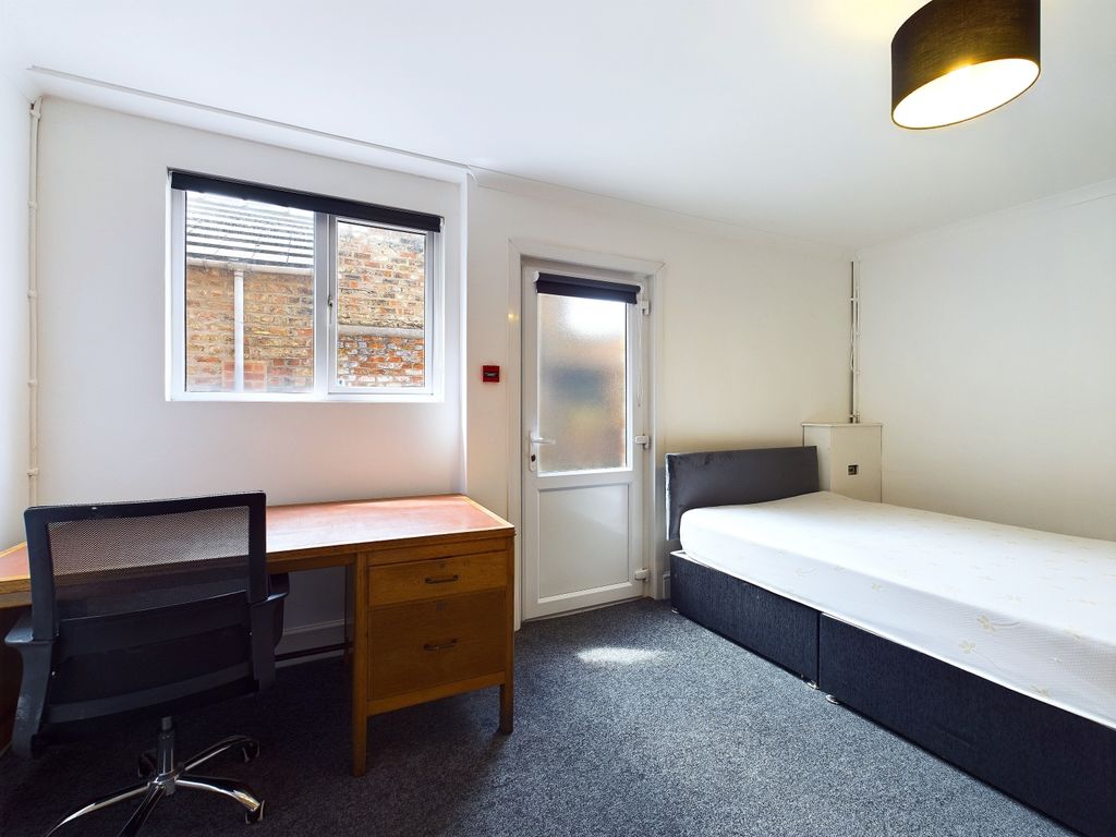 Additional image 12 of 6 bed terraced house to rentNewborough Street, York, North Yorkshire YO30