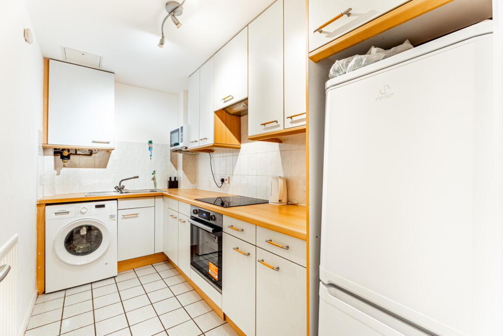 Additional image 3 of Cheltenham Court, Dexter Close, St Albans, Herts, AL1