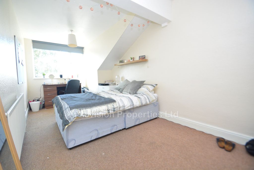 Additional image 4 of 8 bed terraced house to rentAsh Grove, Hyde Park, Leeds LS6
