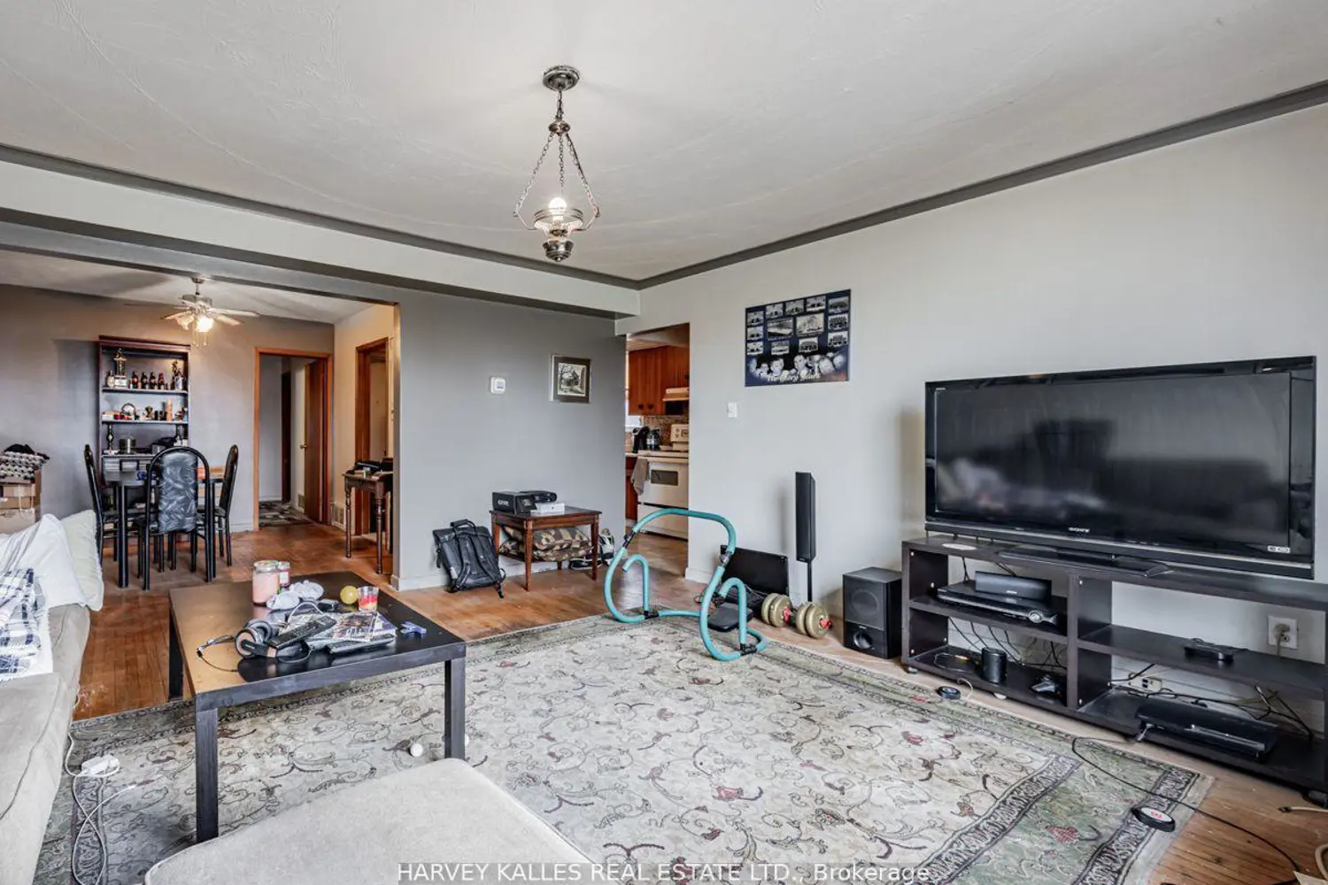 561-563 Danforth Road photo 5