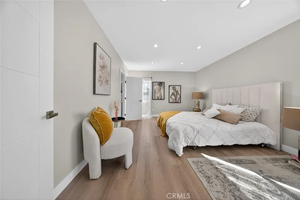 Additional image 62 of 6820 Jellico Avenue, Lake Balboa, CA 91406