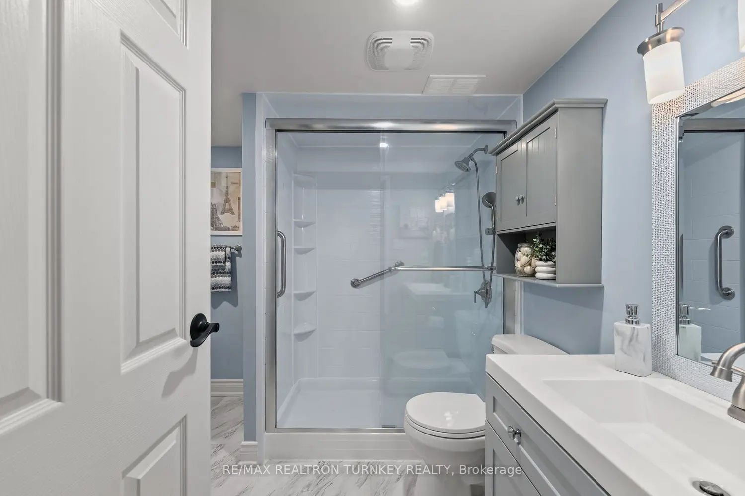 Additional image 17 of 74 The Queensway 102