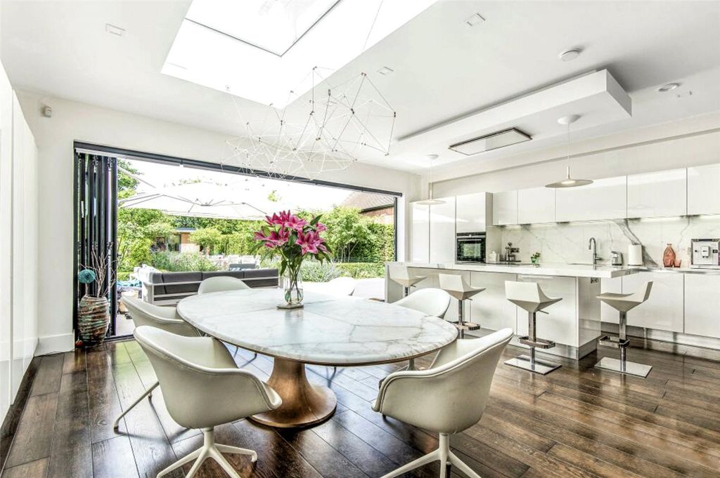 Additional image 2 of 4 bed detached house to rentNorman Avenue, Henley-On-Thames, Oxfordshire RG9