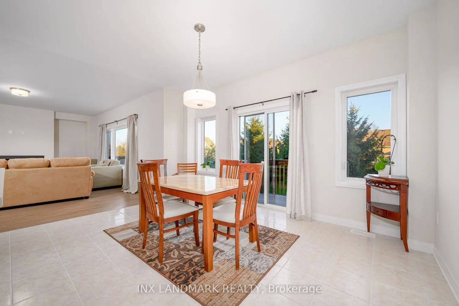 Additional image 5 of 3727 Lakepoint Drive