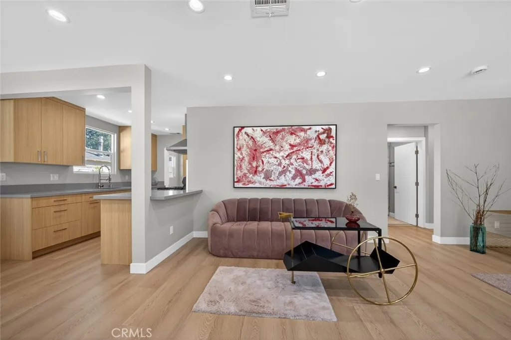 Additional image 54 of 6820 Jellico Avenue, Lake Balboa, CA 91406