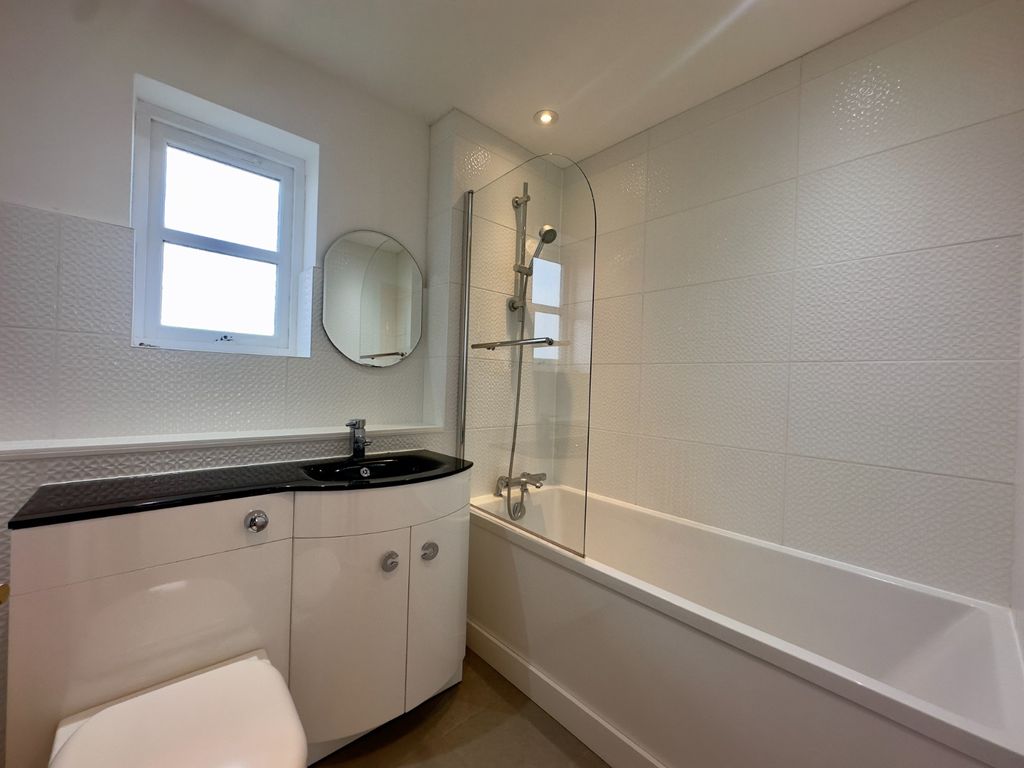 Additional image 11 of 3 bed semi-detached house to rentMeadow Rise, Newton Mearns, Glasgow G77