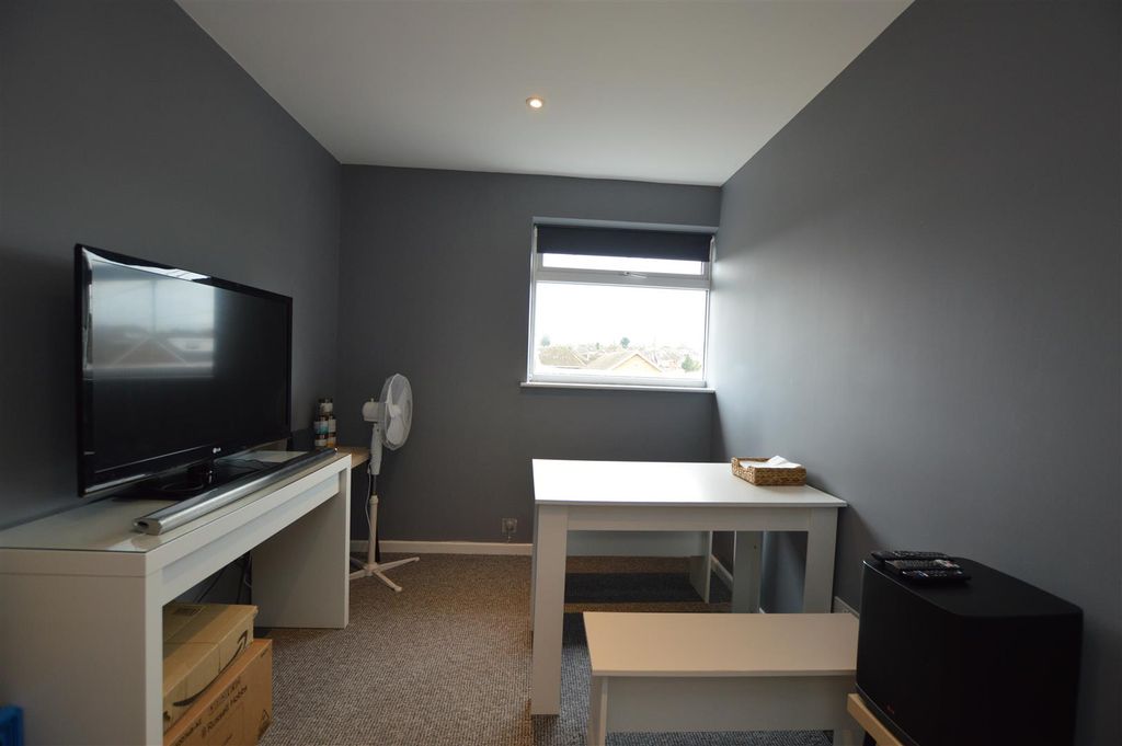 Additional image 7 of 3 bed flat to rentOlive Road, Norwich NR5