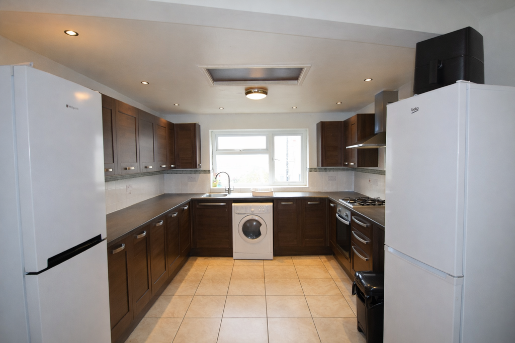 6 bed flat to rentMiskin Street, Cathays CF24