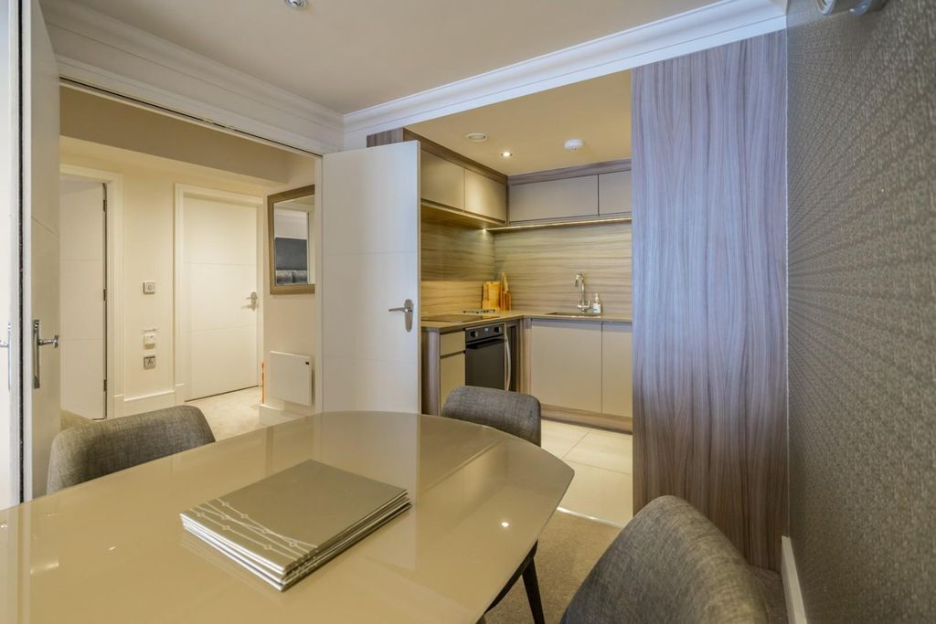 2 bed flat to rentCocoa Suites, Navigation Road, York YO1 photo 4