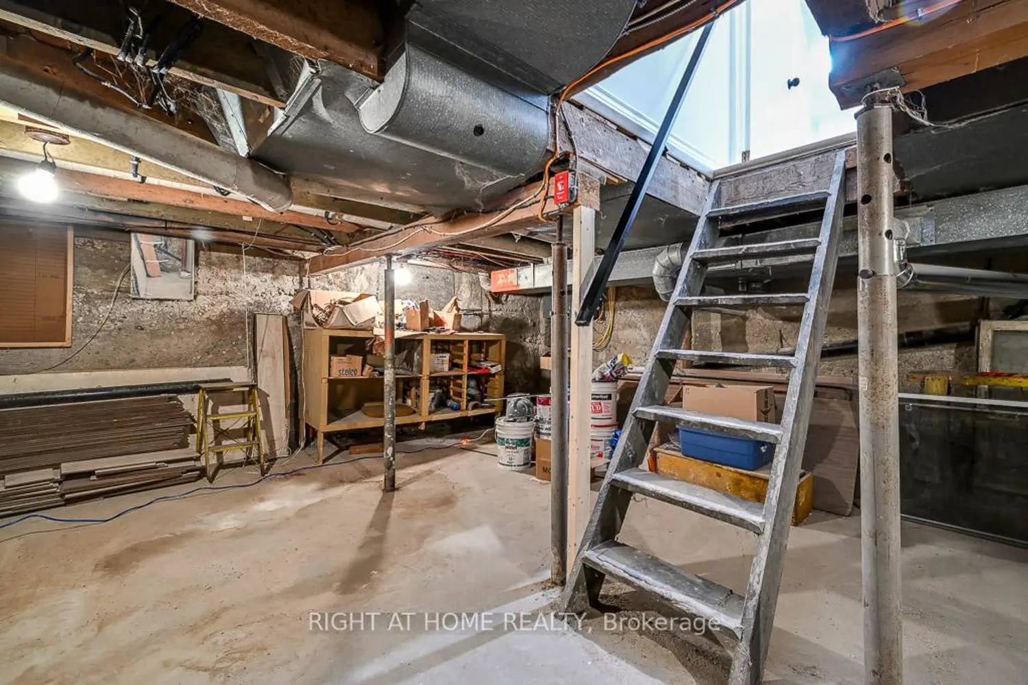 Additional image 16 of 97 Madawaska Street